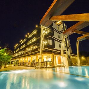 Th Beach Hotel